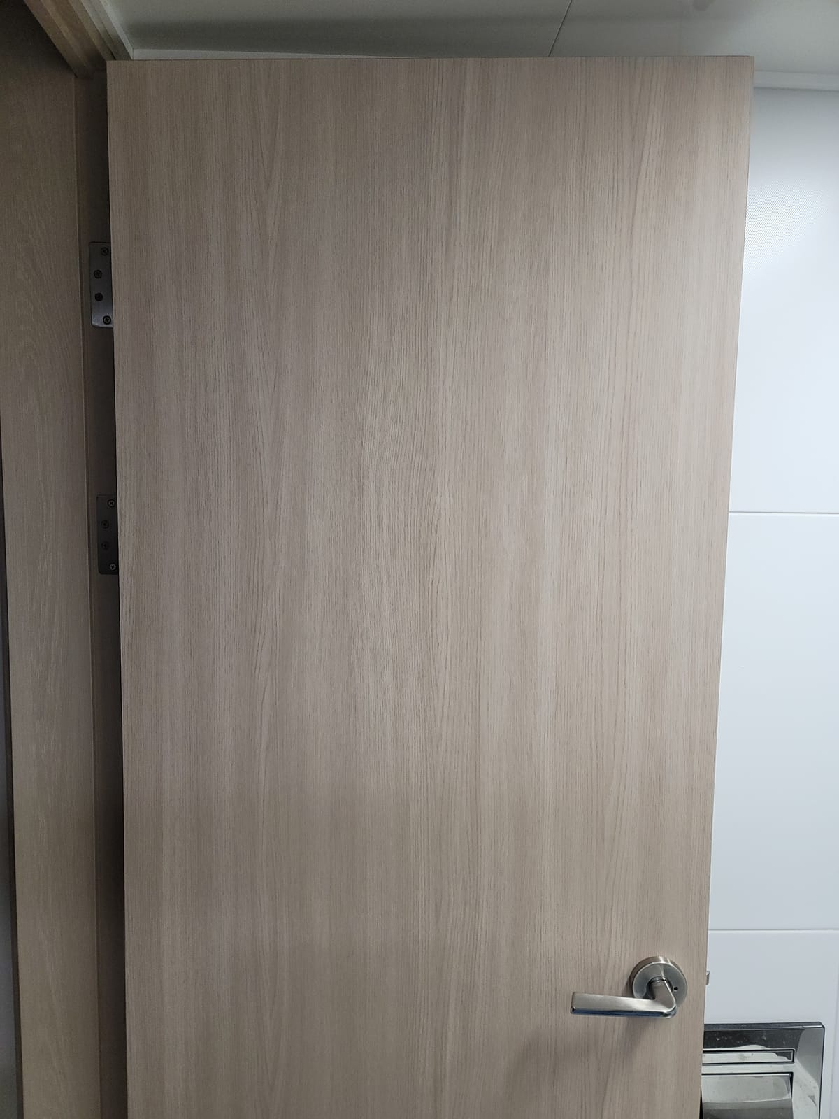 경기도 수원 문짝수리(나무문,ABS도어) 시공 후 2