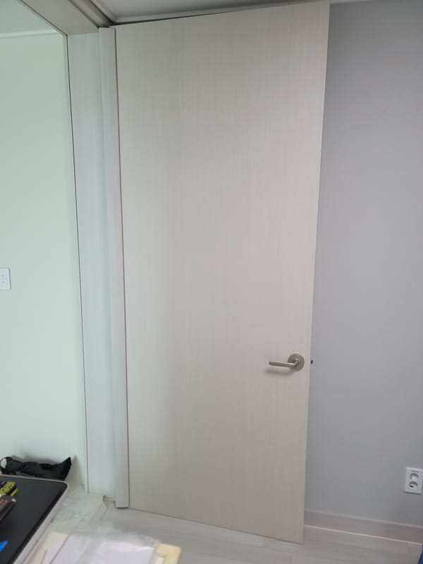 충남 당진 문짝수리(나무문,ABS도어) 시공 후